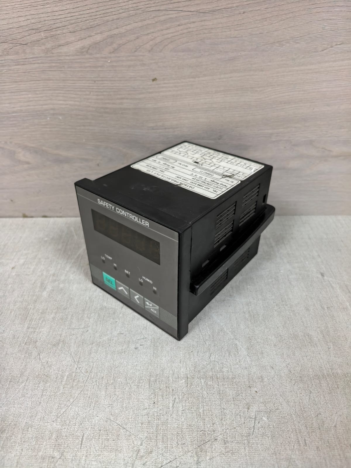 DATSON PROJECTS D35047 VER 1.1 DATSON PROJECTS D35047 VER 1.1 SAFETY CONTROLLER 6