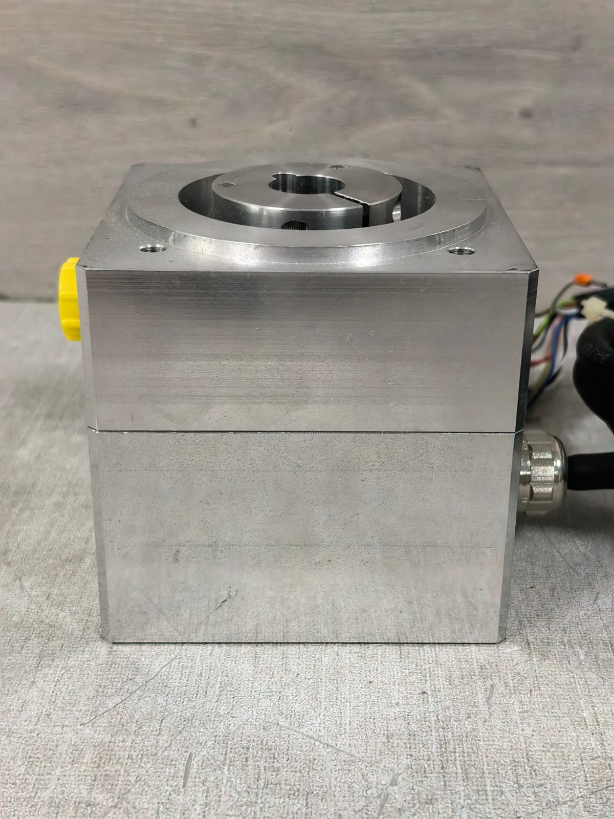 BAUMER ITD 3 A 4Y18 100H NI KR2 E 15 IP65 BAUMER ITD 3 A 4Y18 100H NI KR2 E 15 IP65 INCREMENTAL ENCODER 8-30VDC 5