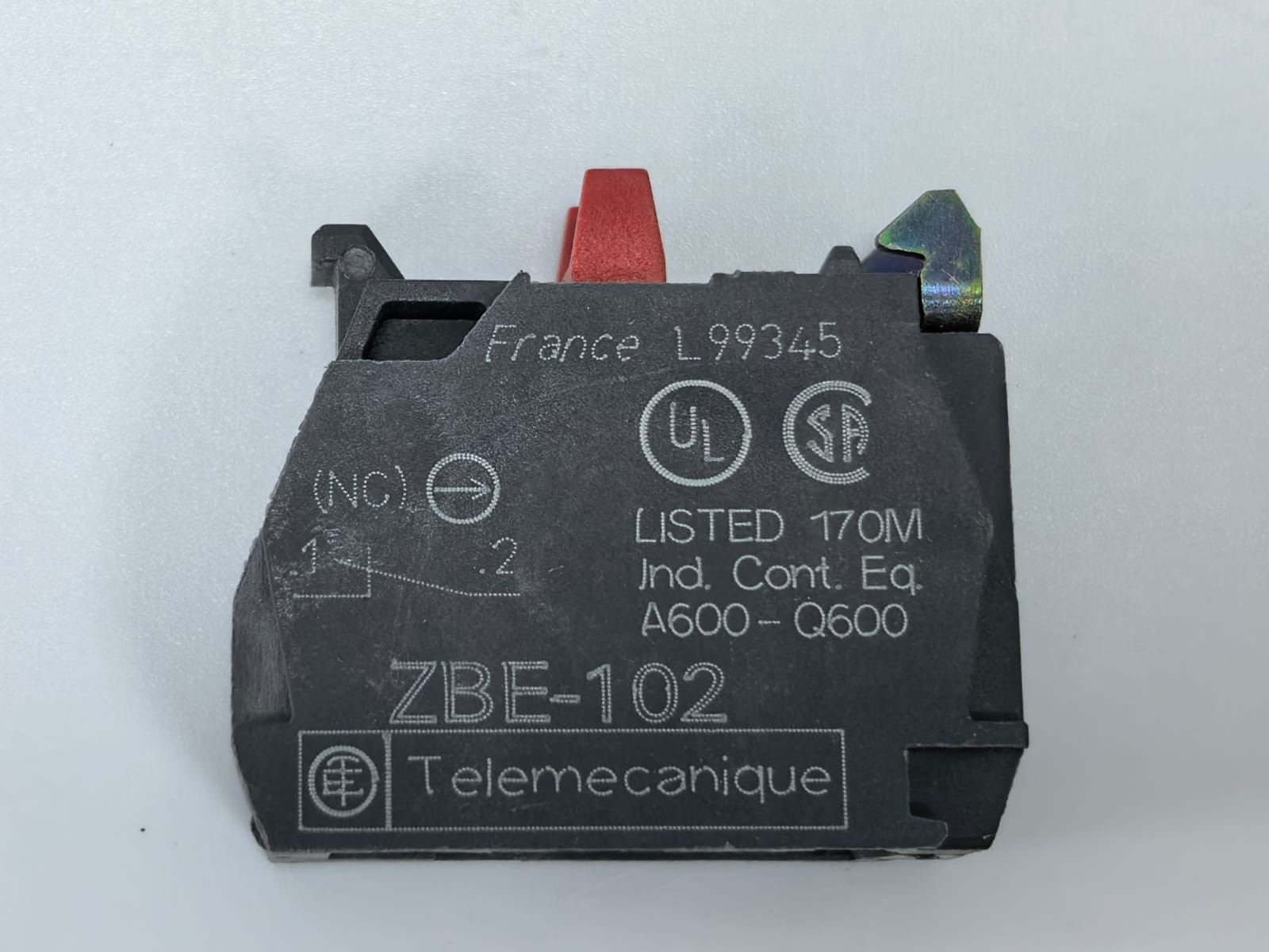Schneider Electric ZBE-102 PCS TELEMECANIQUE ZBE-102 SINGLE CONTACT BLOCK 2