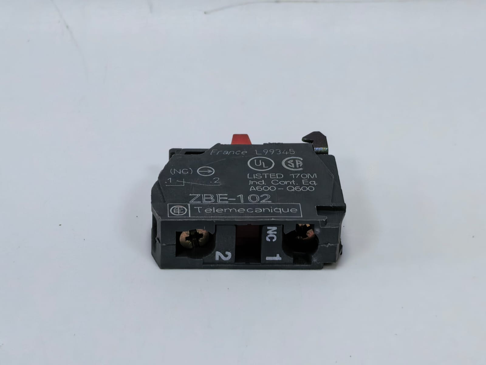 Schneider Electric ZBE-102 PCS TELEMECANIQUE ZBE-102 SINGLE CONTACT BLOCK 3