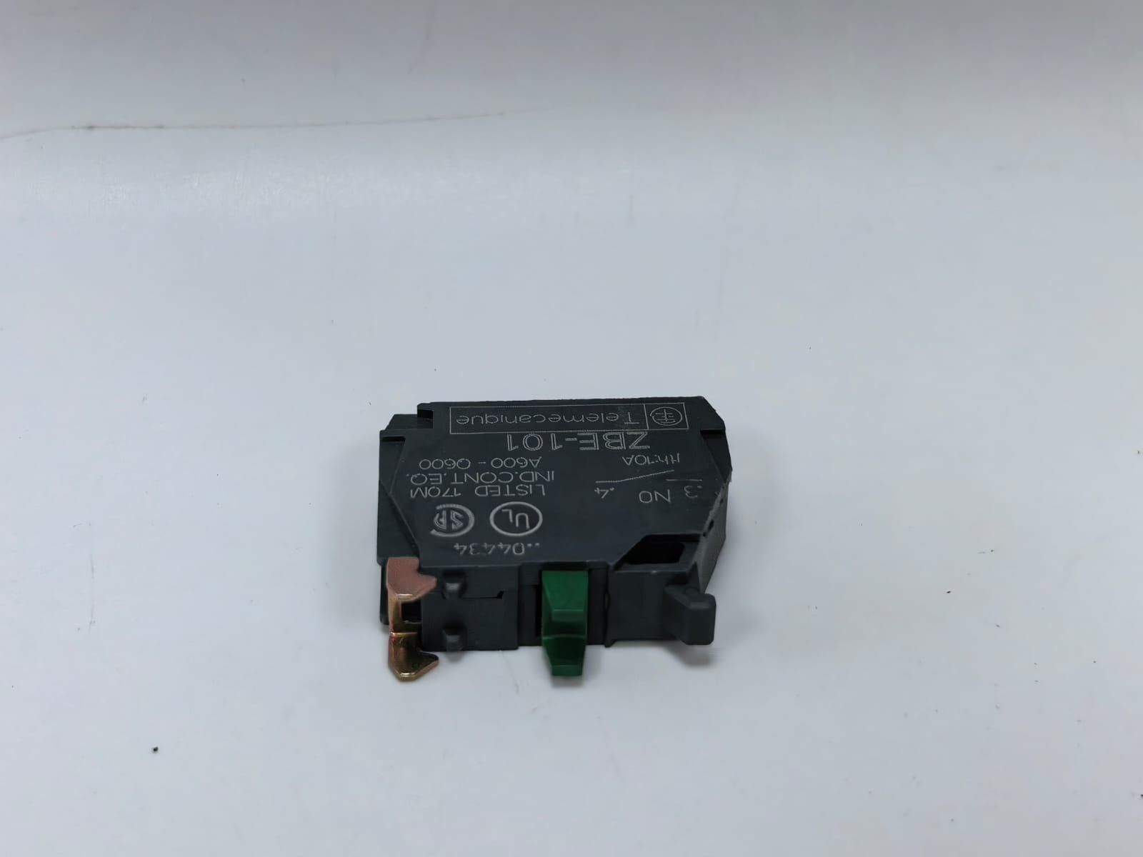 Schneider Electric ZBE-101 PCS TELEMECANIQUE ZBE-101 SINGLE CONTACT BLOCK 3