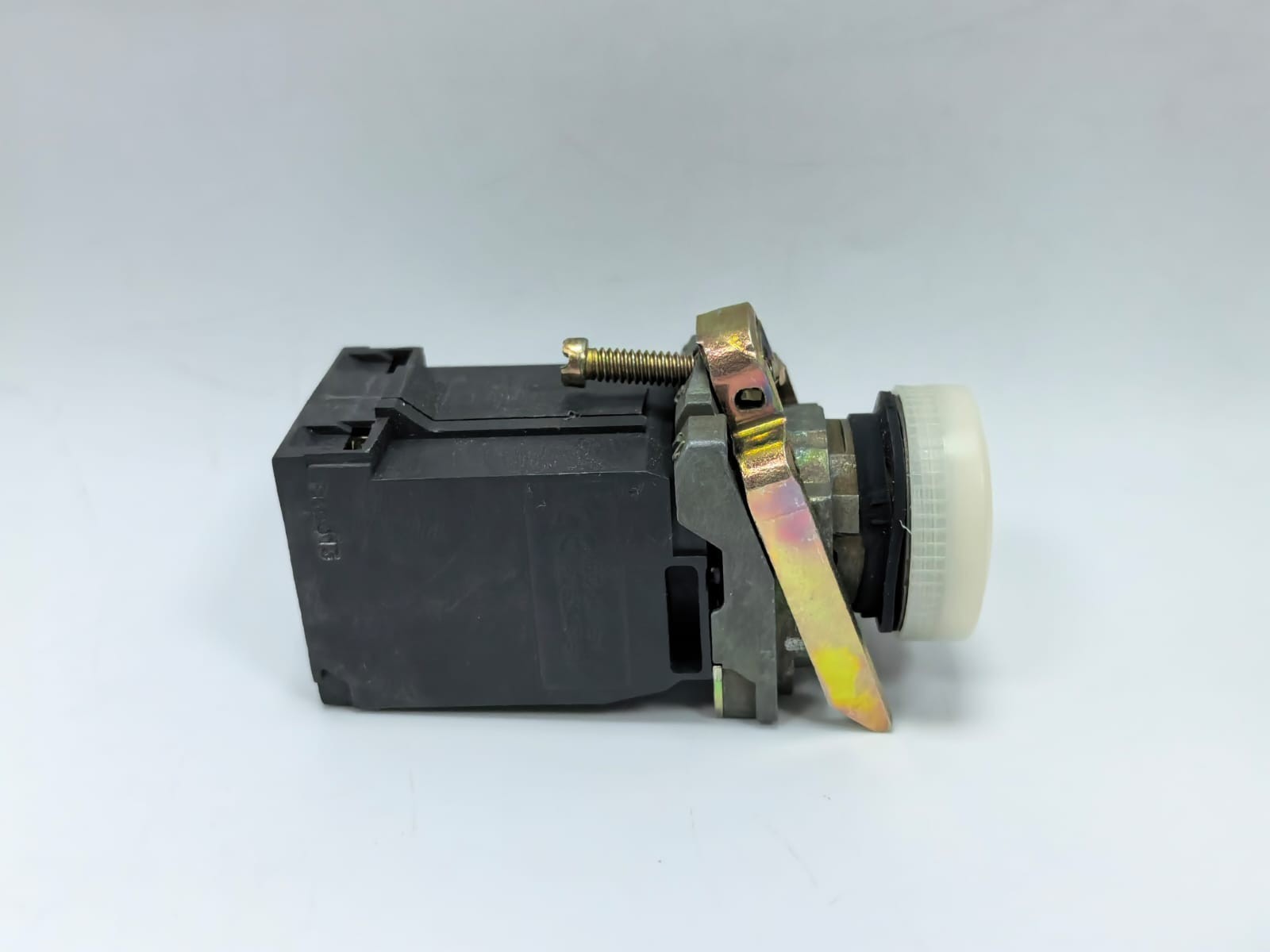 Schneider Electric XB4 BV8B1 PCS TELEMECANIQUE XB4 BV8B1 WHITE INDICATOR LIGHT 3