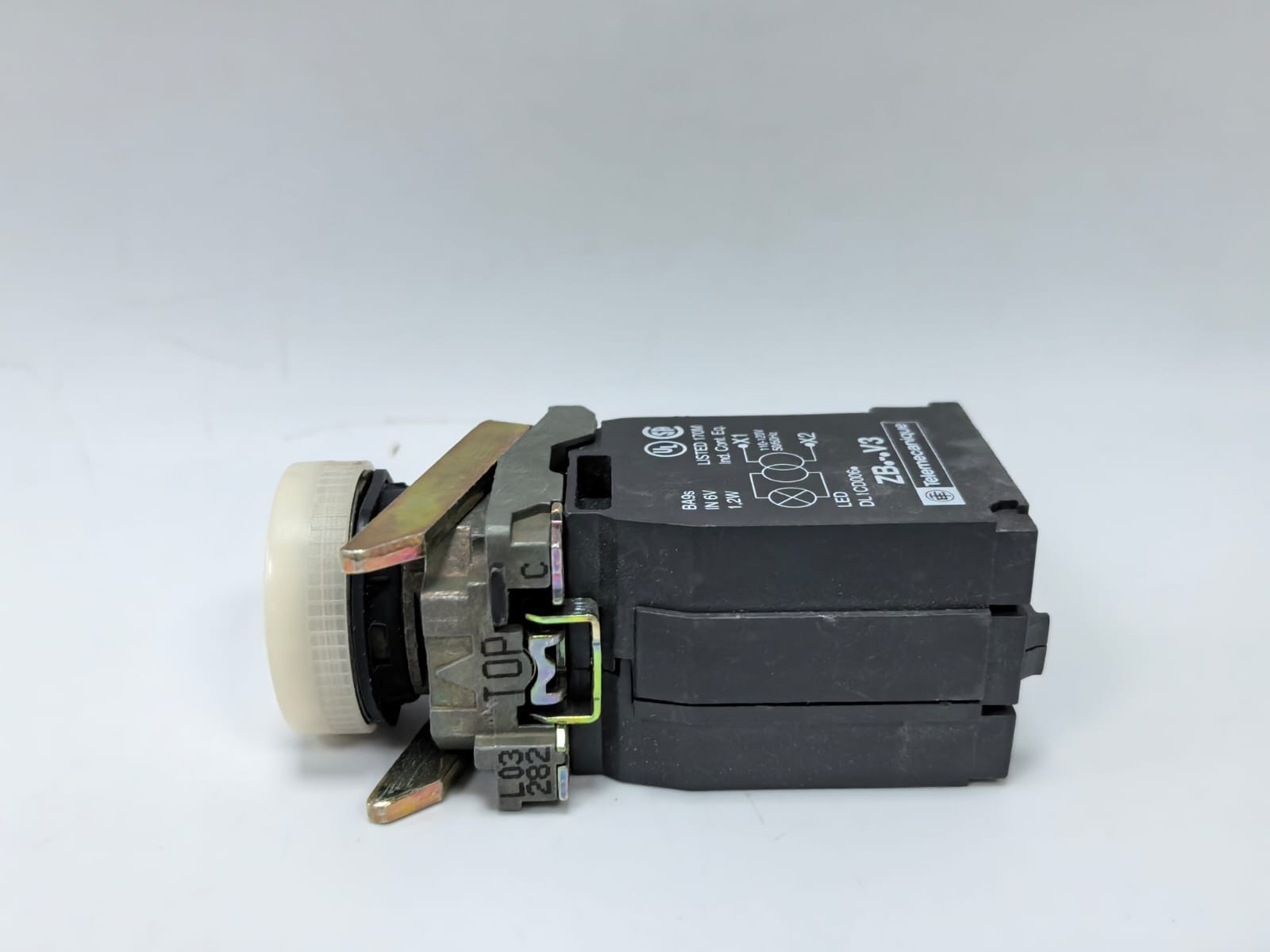 Schneider Electric XB4 BV8B1 PCS TELEMECANIQUE XB4 BV8B1 WHITE INDICATOR LIGHT 4