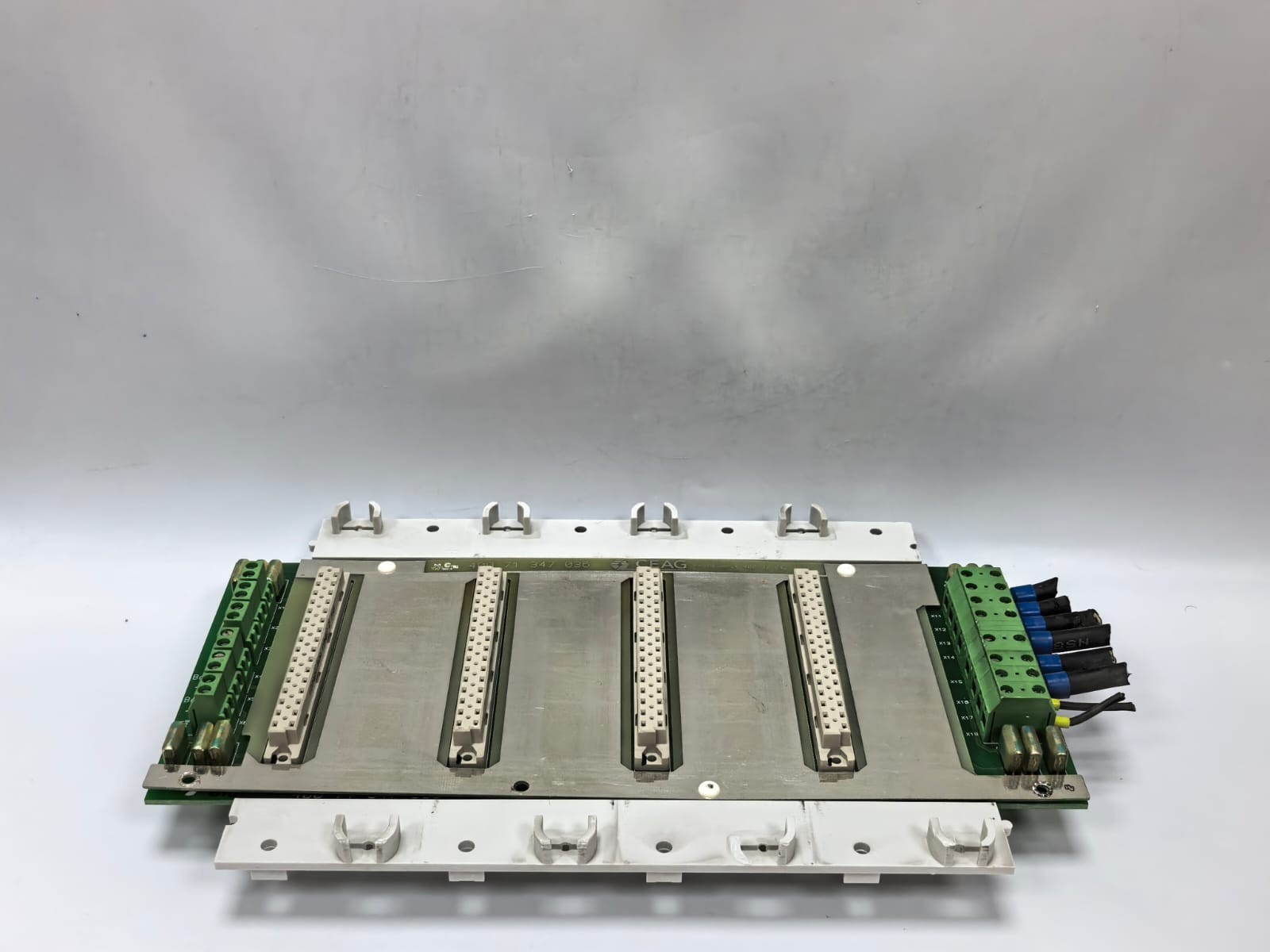 CEAG 400 71 347 036 /400 32 042 468A CEAG 400 71 347 036 /400 32 042 468A BUS MODULE MOUNTING RACK 5