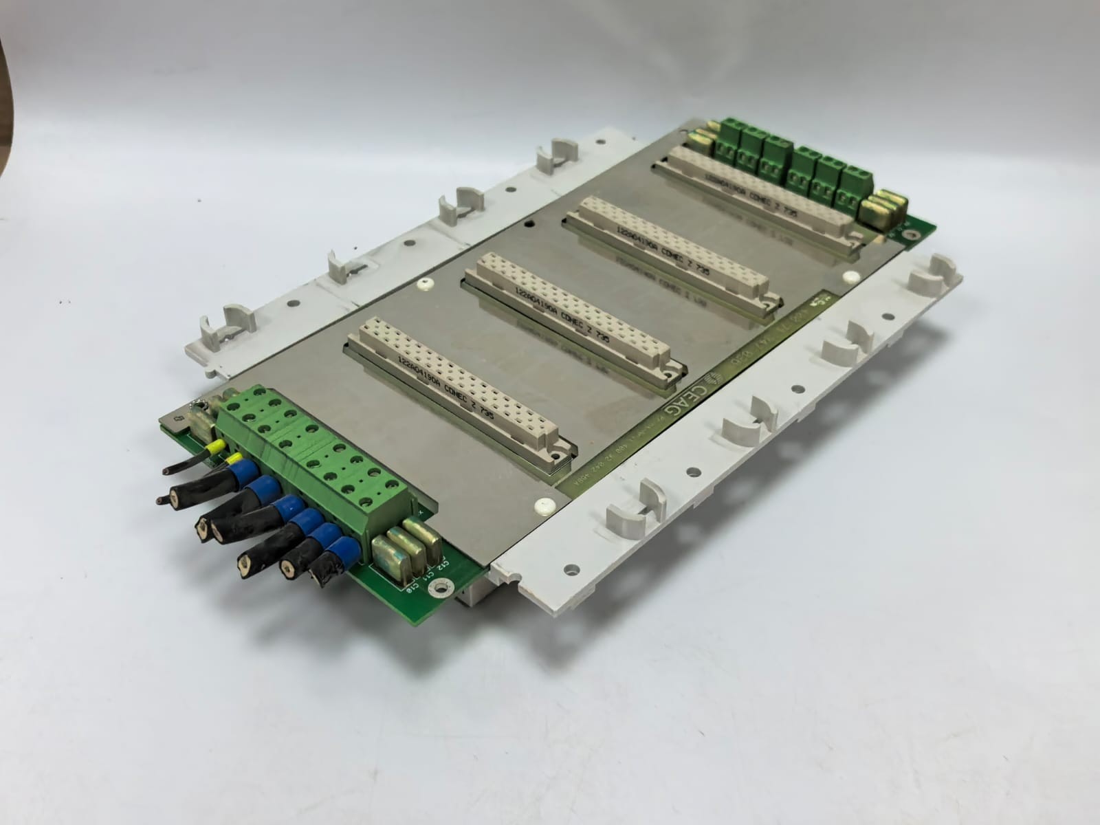 CEAG 400 71 347 036 /400 32 042 468A CEAG 400 71 347 036 /400 32 042 468A BUS MODULE MOUNTING RACK 9