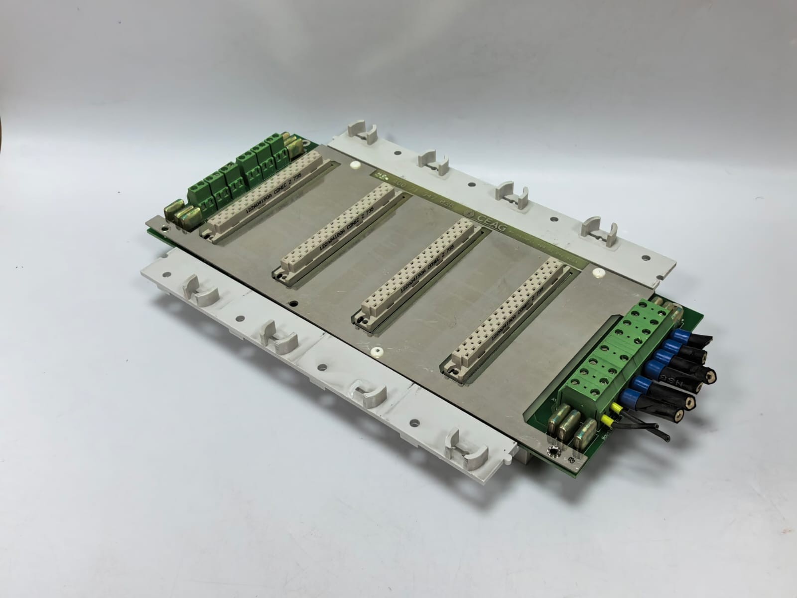 CEAG 400 71 347 036 /400 32 042 468A CEAG 400 71 347 036 /400 32 042 468A BUS MODULE MOUNTING RACK 10
