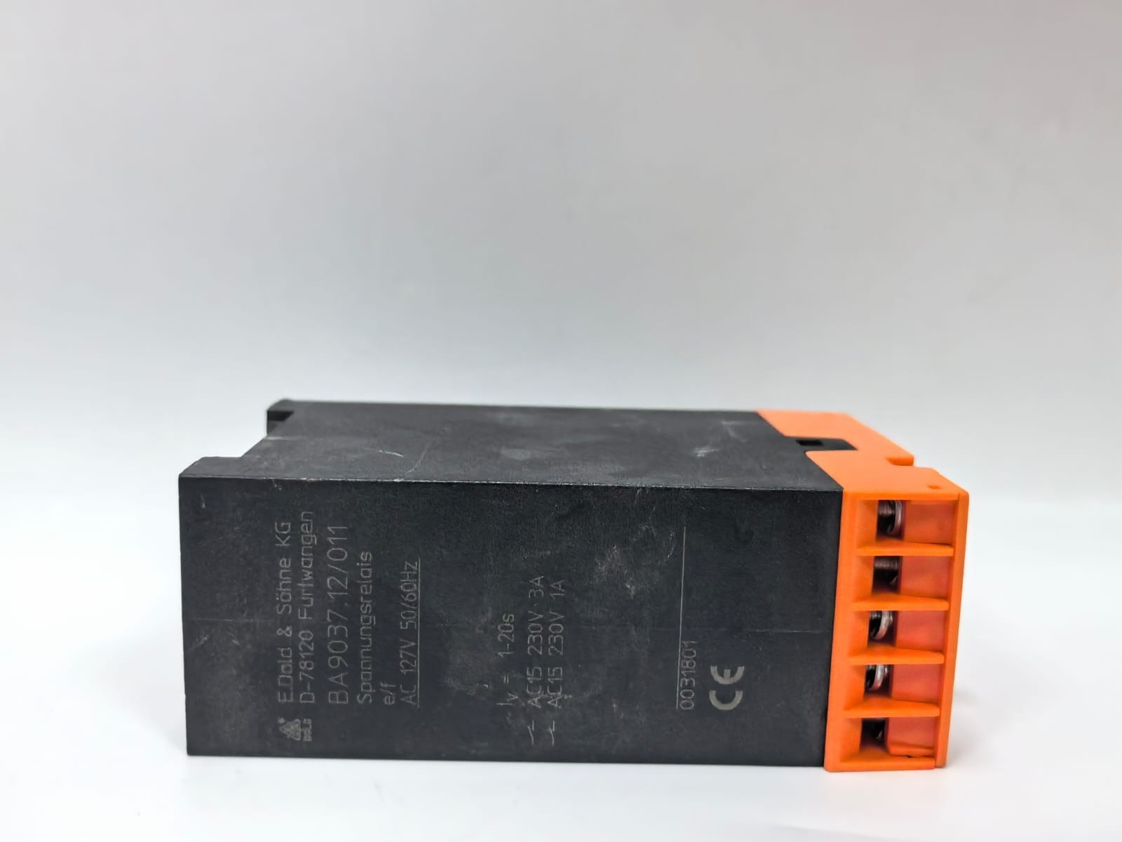 E.DOLD & SOHNE BA9037.12/011 E.DOLD & SOHNE KG BA9037.12/011 VOLTAGE RELAY AC 127V 50/60HZ 4