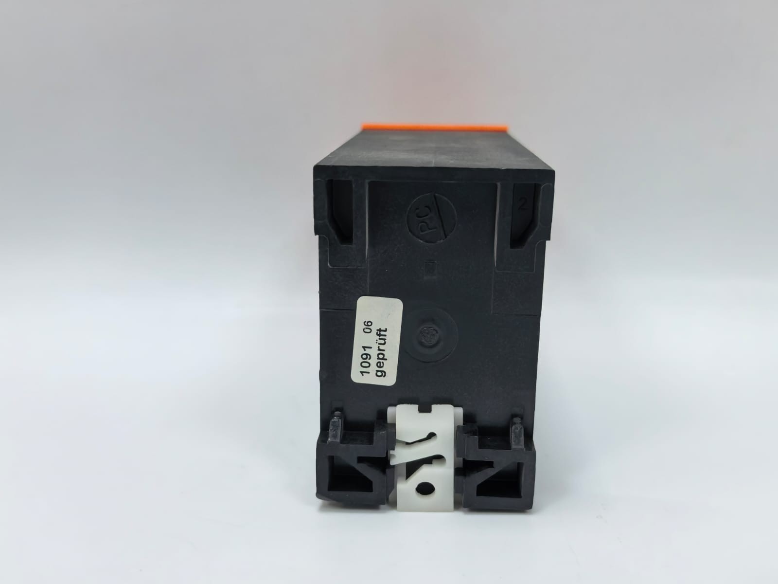 E.DOLD & SOHNE BA9037.12/011 E.DOLD & SOHNE KG BA9037.12/011 VOLTAGE RELAY AC 127V 50/60HZ 8