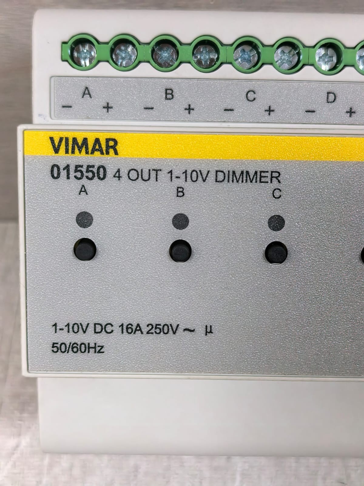 UNKNOWN 01550 VIMAR 01550 4 OUT 1-10V DIMMER 250V 2
