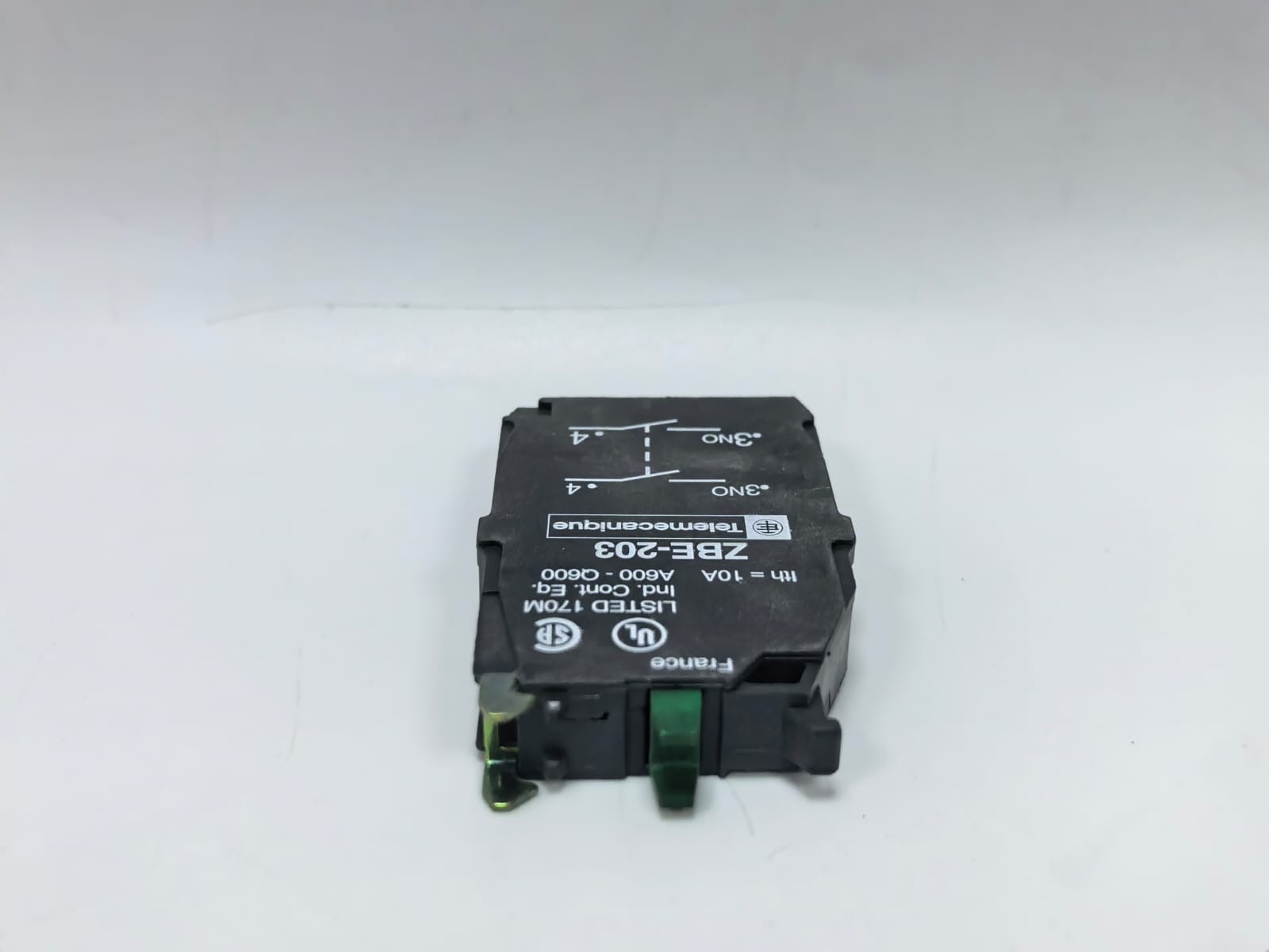 Schneider Electric ZBE-203 PCS TELEMECANIQUE ZBE-203 DOUBLE CONTACT BLOCK 3