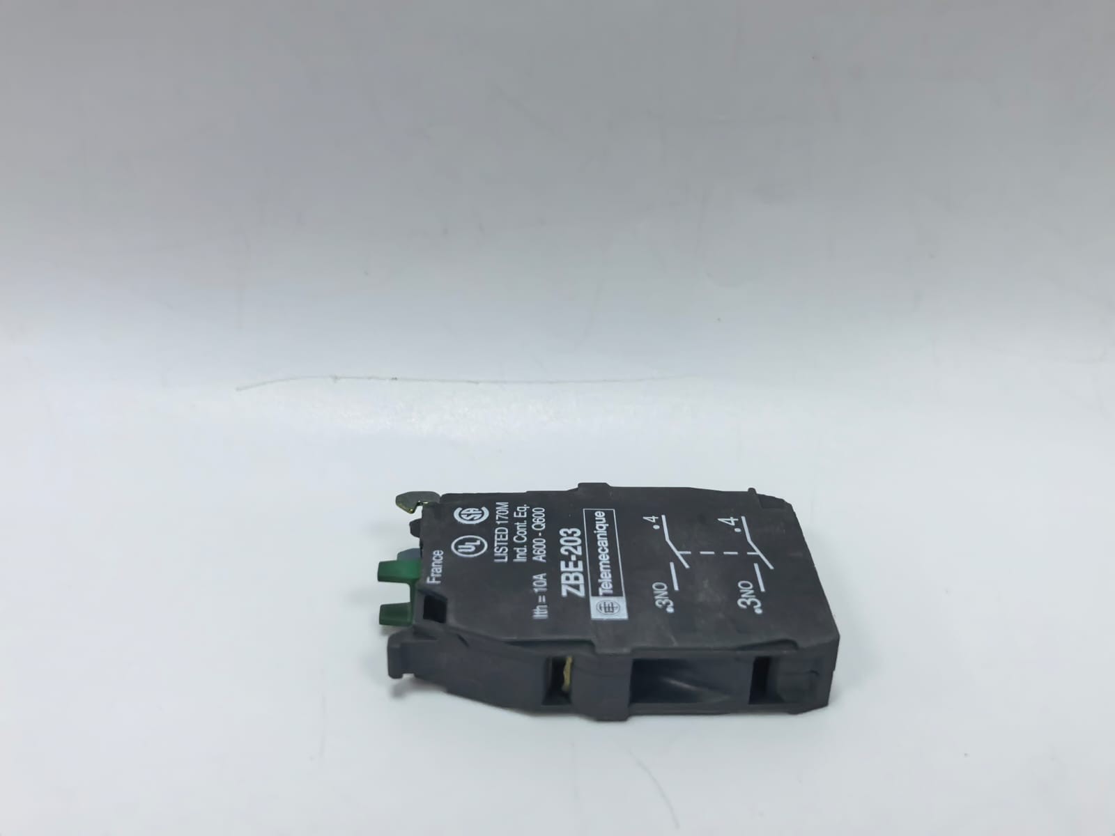 Schneider Electric ZBE-203 PCS TELEMECANIQUE ZBE-203 DOUBLE CONTACT BLOCK 6