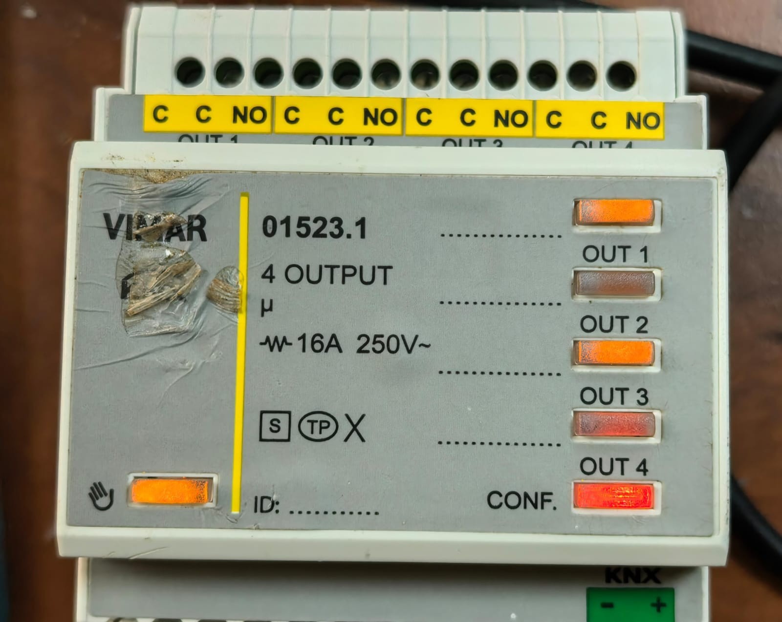 UNKNOWN 01523.1 VIMAR 01523.1 4 OUTPUT ACTUATOR 16A 250V. 3