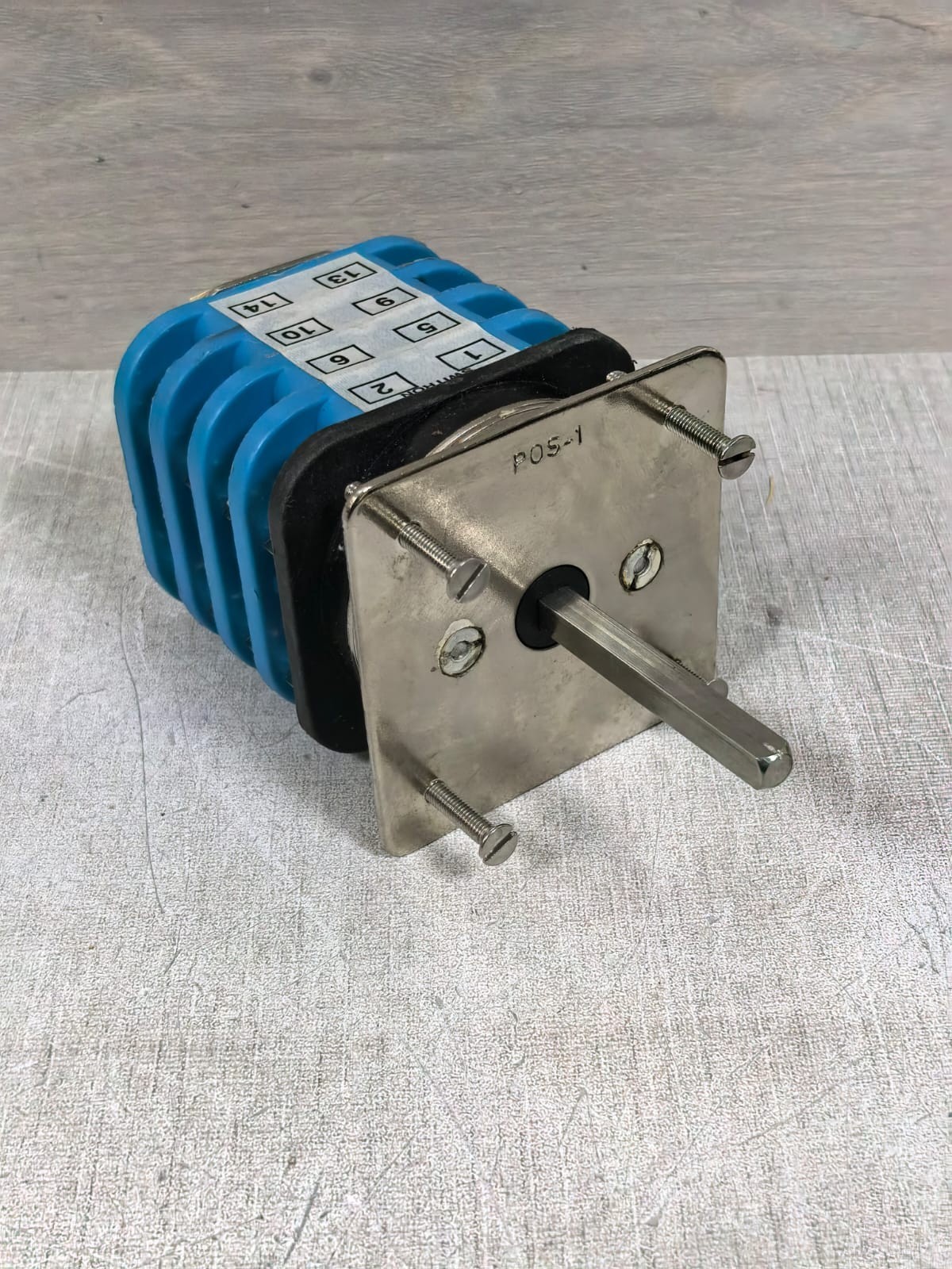 UNKNOWN SPC32P489R/T86/PD SWITRON SPC32P489R/T86/PD ROTARY SWITCH 32A 440VAC 4