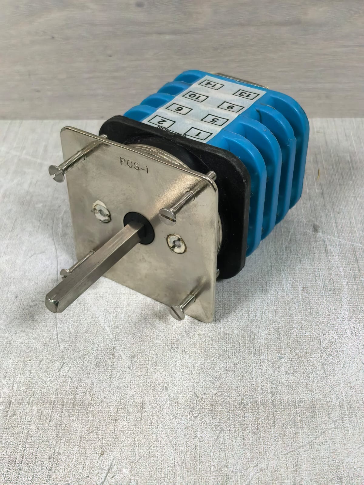 UNKNOWN SPC32P489R/T86/PD SWITRON SPC32P489R/T86/PD ROTARY SWITCH 32A 440VAC 5