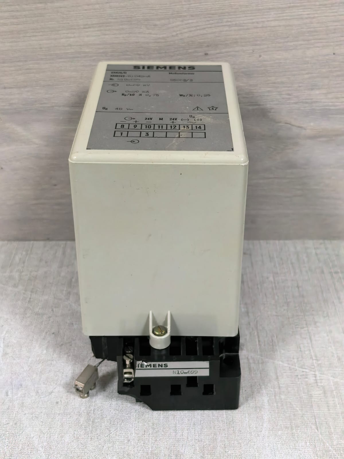 Siemens M08243-B1042-A N10-699 SIEMENS M08243-B1042-A N10-699 MEASUREMENT CONVERTER 8