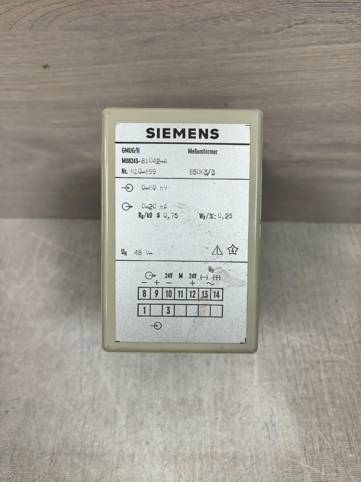 SIEMENS M08243-B1042-A N10-699 MEASUREMENT CONVERTER