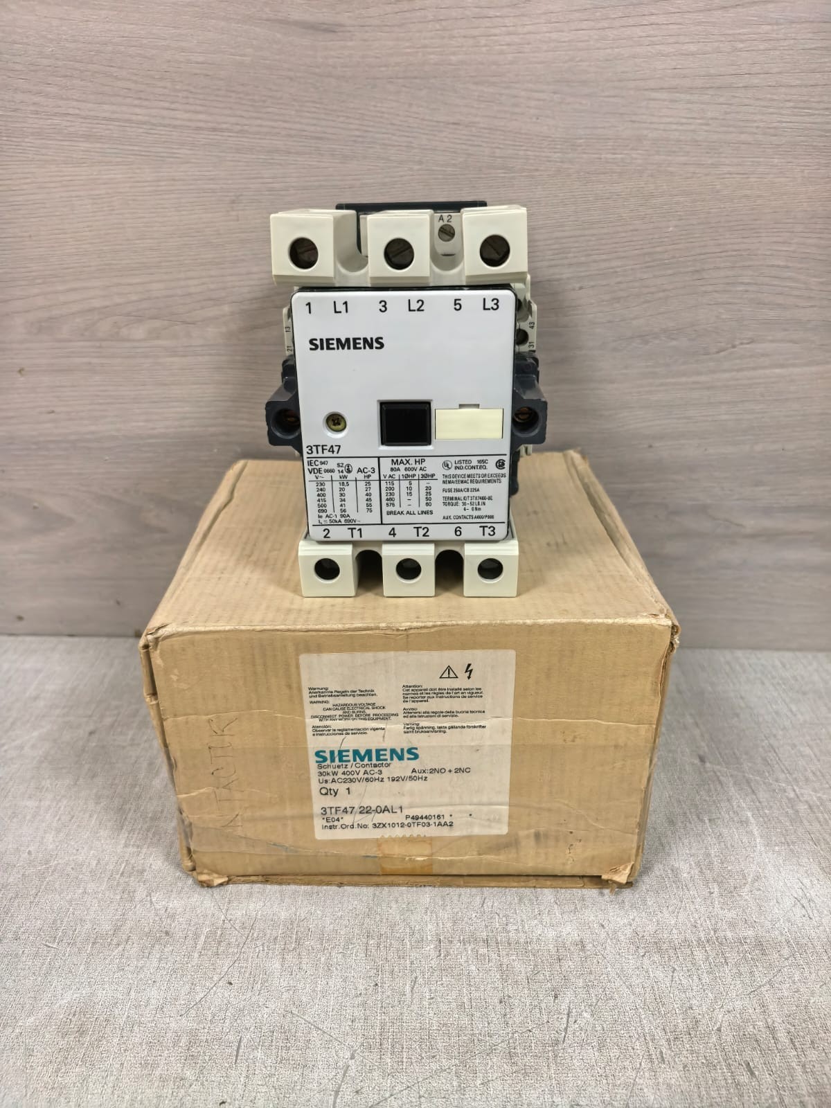 SIEMENS 3TF47 3TF4722-0AL1 MAGNETIC CONTACTOR 80A 600VAC