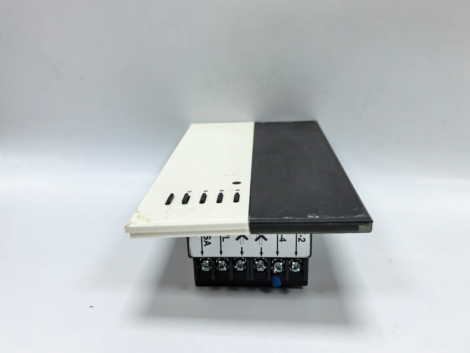 LUTRON GRX-3104-AU LUTRON GRAFIK EYE GRX-3104-AU DIMMING MODULE 220-240V 50/60HZ 8