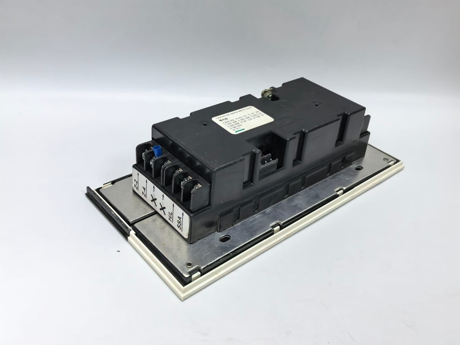 LUTRON GRX-3104-AU LUTRON GRAFIK EYE GRX-3104-AU DIMMING MODULE 220-240V 50/60HZ 10