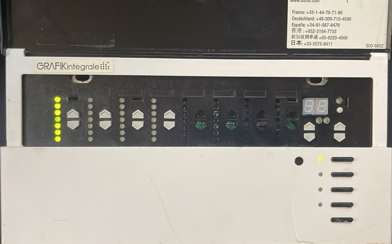 LUTRON GRAFIK EYE GXI-3504-CE 4-ZONE LIGHTING SCENE CONTROLLER