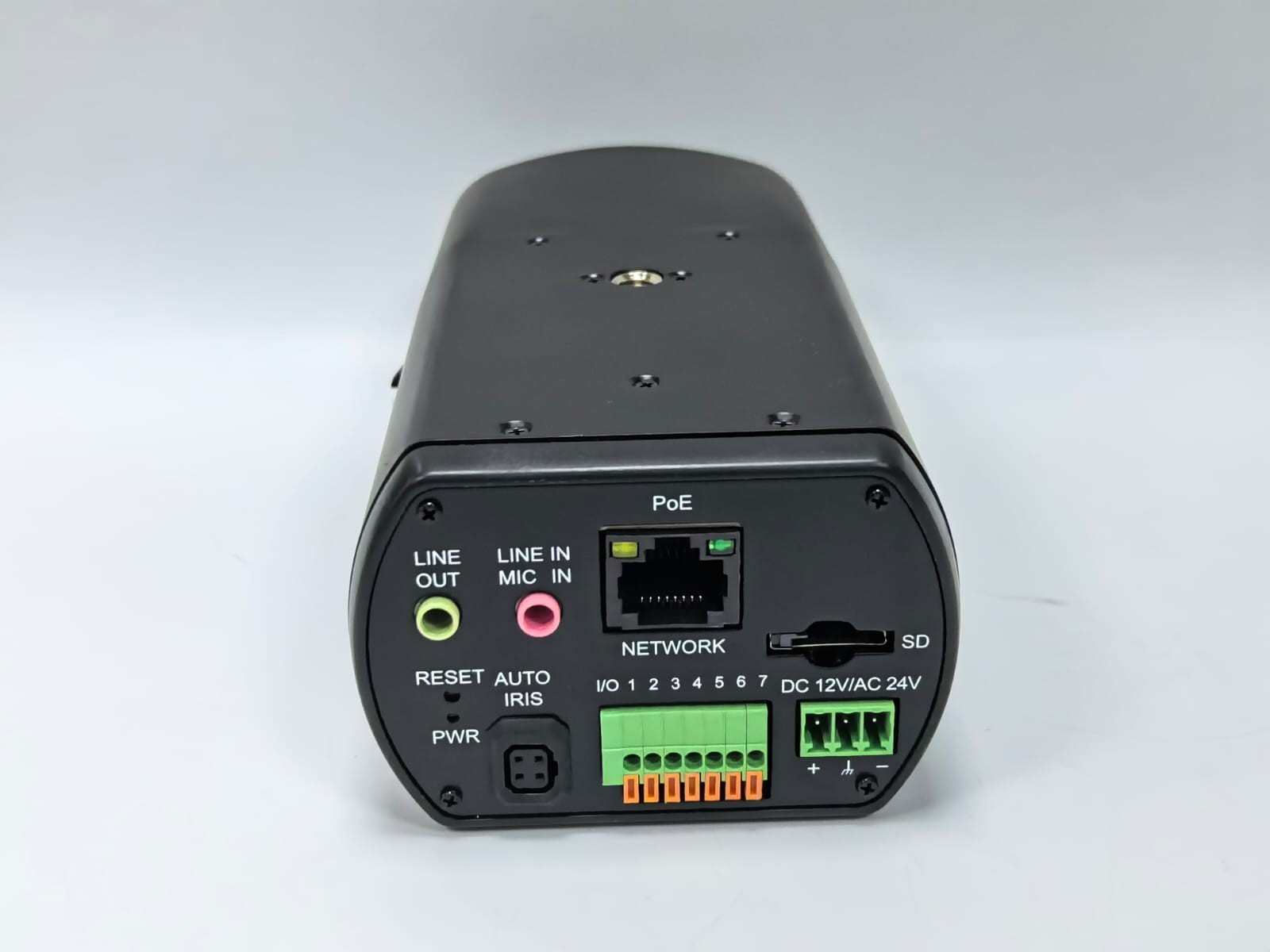 Pelco IXE22 PELCO IXE22 2-MEGAPIXEL INDOOR NETWORK BOX SECURITY CAMERA SRX ENH+BOX POE12V24V 5