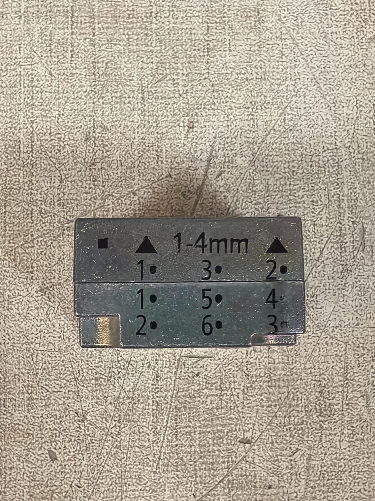 Siemens 3SB3 500-0AA21 SIEMENS 3SB3 500-0AA21 RED PUSH BUTTON WITH FRAME 10