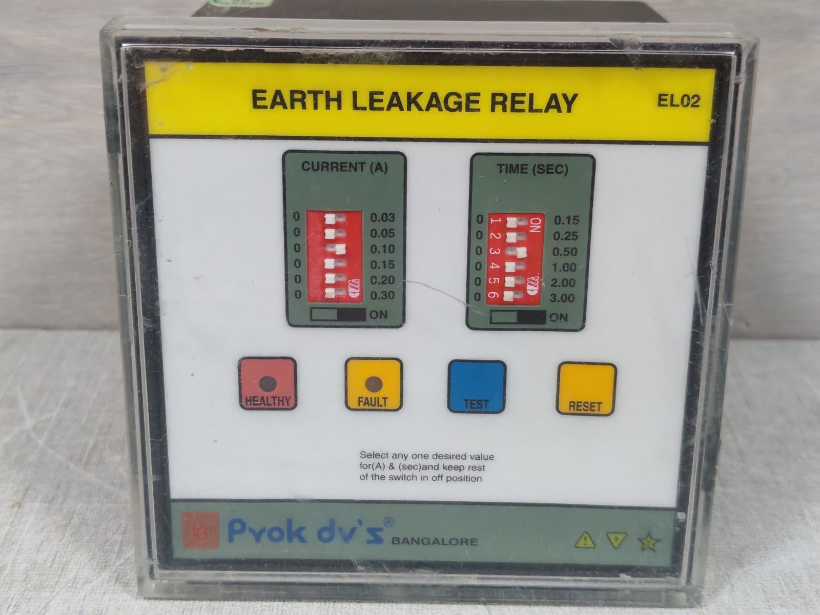 PYOK DV'S EL02 PYOK DV'S EL02 EARTH LEAKAGE RELAY 85-275VAC/DC 6