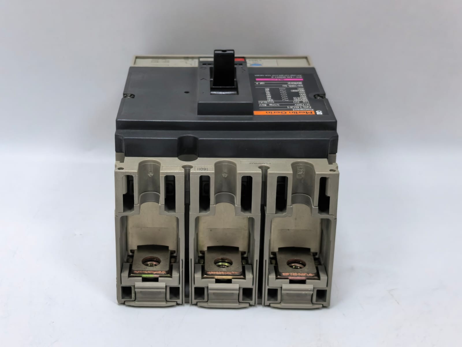 Merlin Gerin NS100-160-250 N/H/NA MERLIN GERIN NS160H CIRCUIT BREAKER COMPACT NS100-160-250 N/H/NA 6