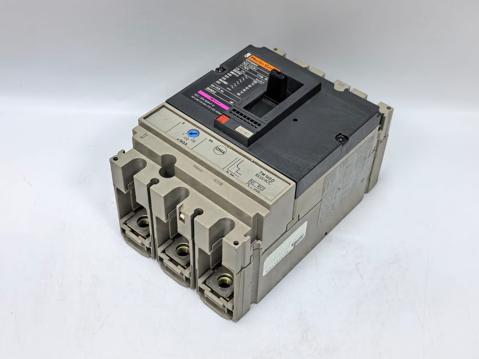 Merlin Gerin NS100-160-250 N/H/NA MERLIN GERIN NS160H CIRCUIT BREAKER COMPACT NS100-160-250 N/H/NA 9