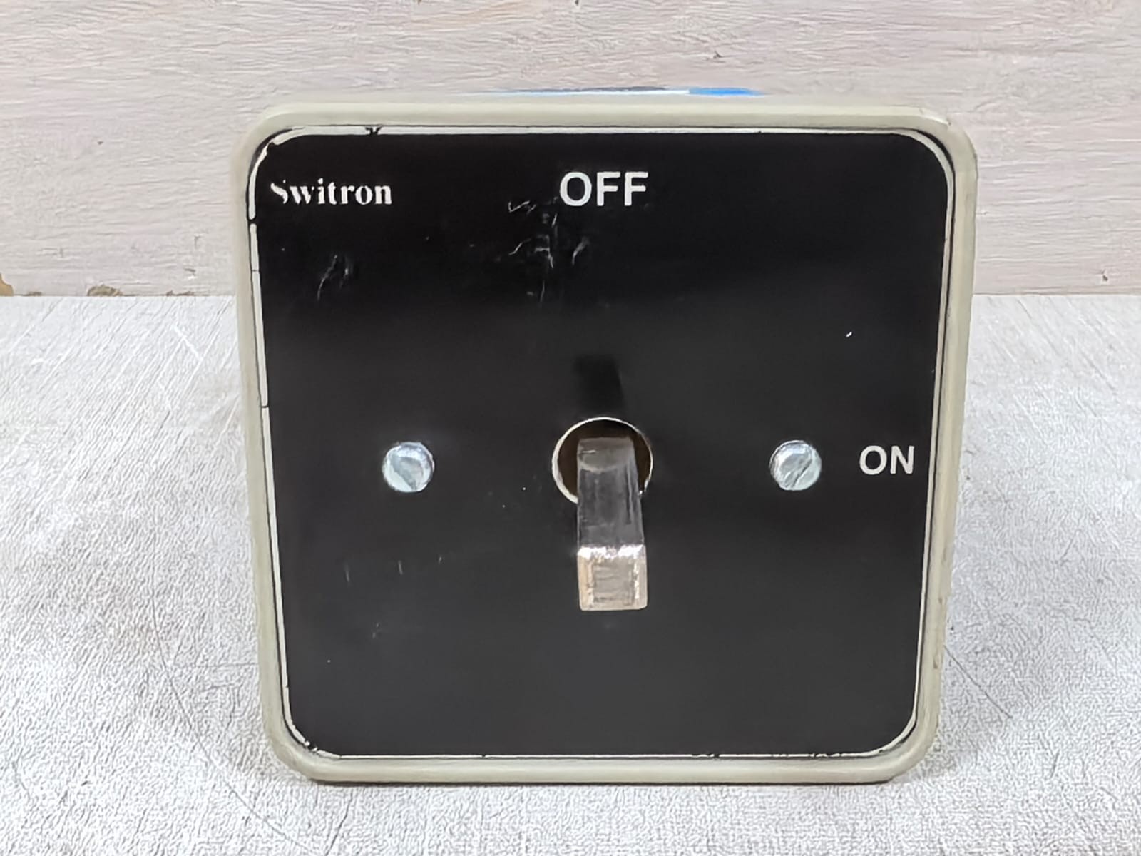 SWITRON SPC32P489R/T76/PD ROTARY SWITCH 32A/ 440VAC