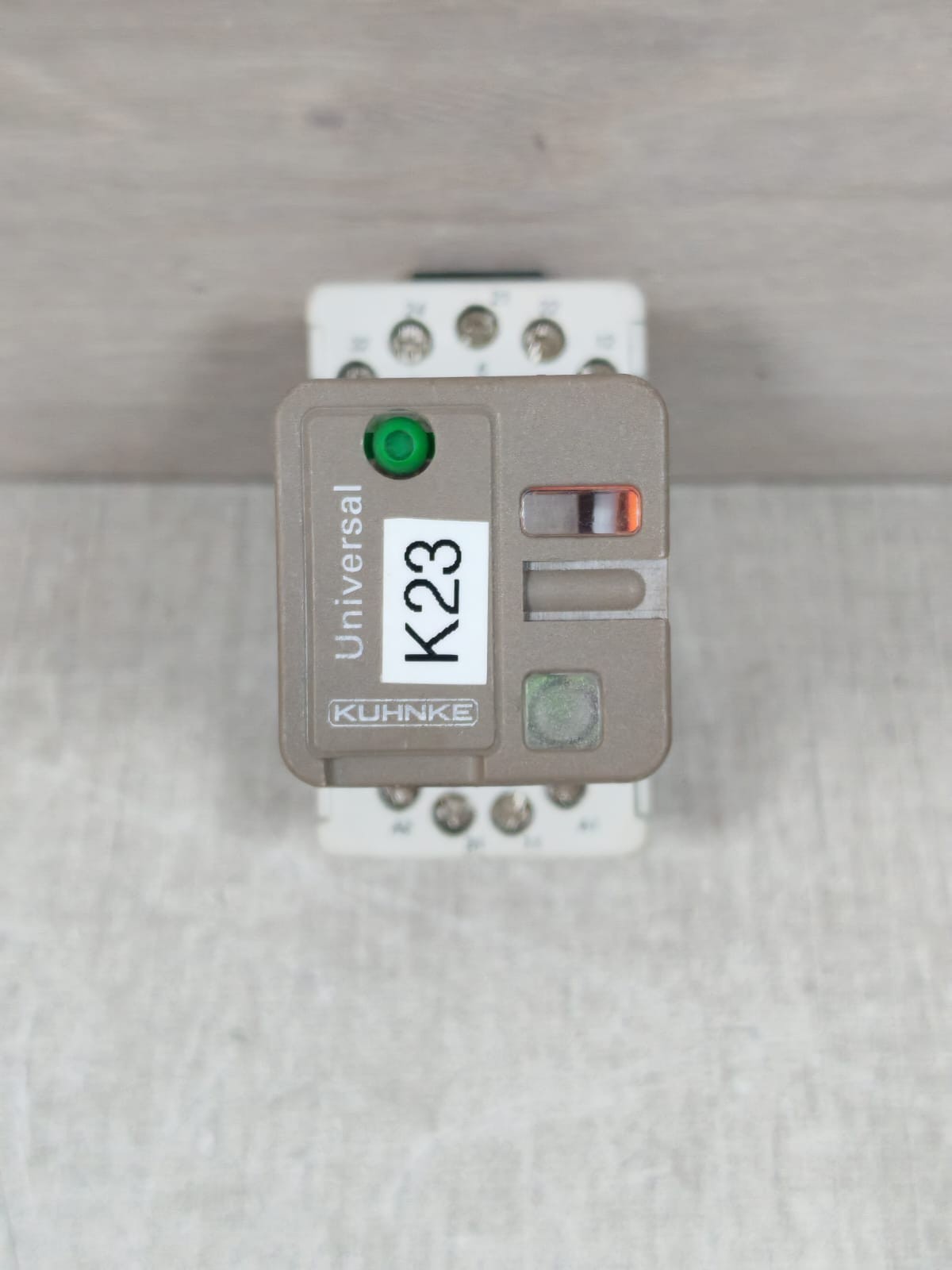 Kuhnke UF3-125VDC N KUHNKE UNIVERSAL UF3-125VDC N RELAY WITH BASE 10A 250VAC 2