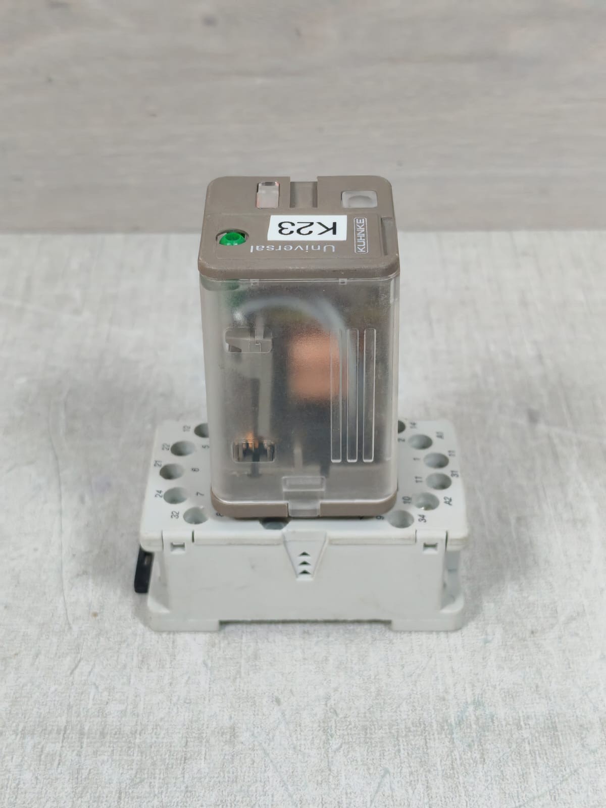 Kuhnke UF3-125VDC N KUHNKE UNIVERSAL UF3-125VDC N RELAY WITH BASE 10A 250VAC 6