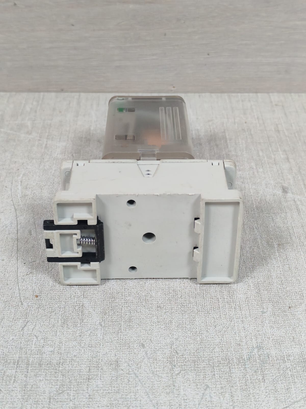 Kuhnke UF3-125VDC N KUHNKE UNIVERSAL UF3-125VDC N RELAY WITH BASE 10A 250VAC 9