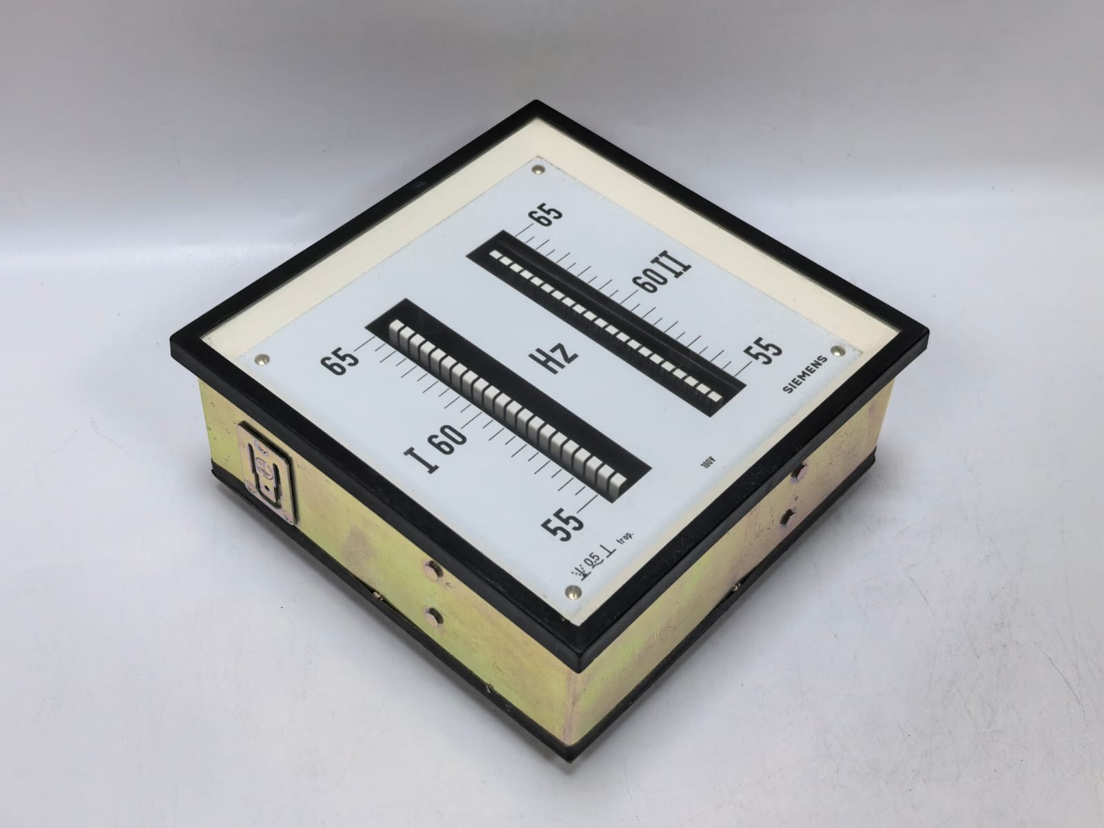 SIEMENS /WEIGEL FQ144/2 SIEMENS /WEIGEL FQ144/2 FREQUENCY METER 9