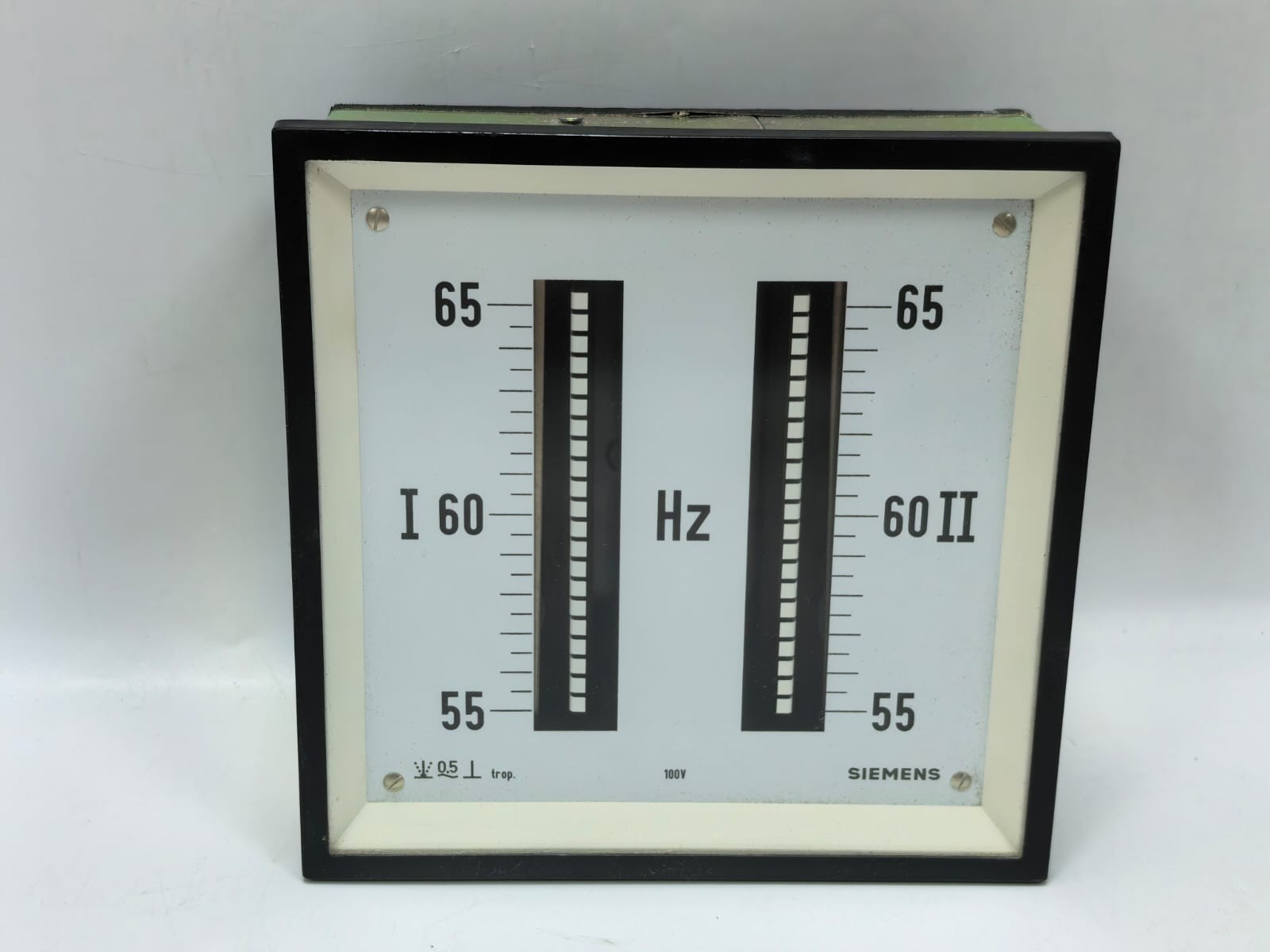 SIEMENS /WEIGEL FQ144/2 FREQUENCY METER