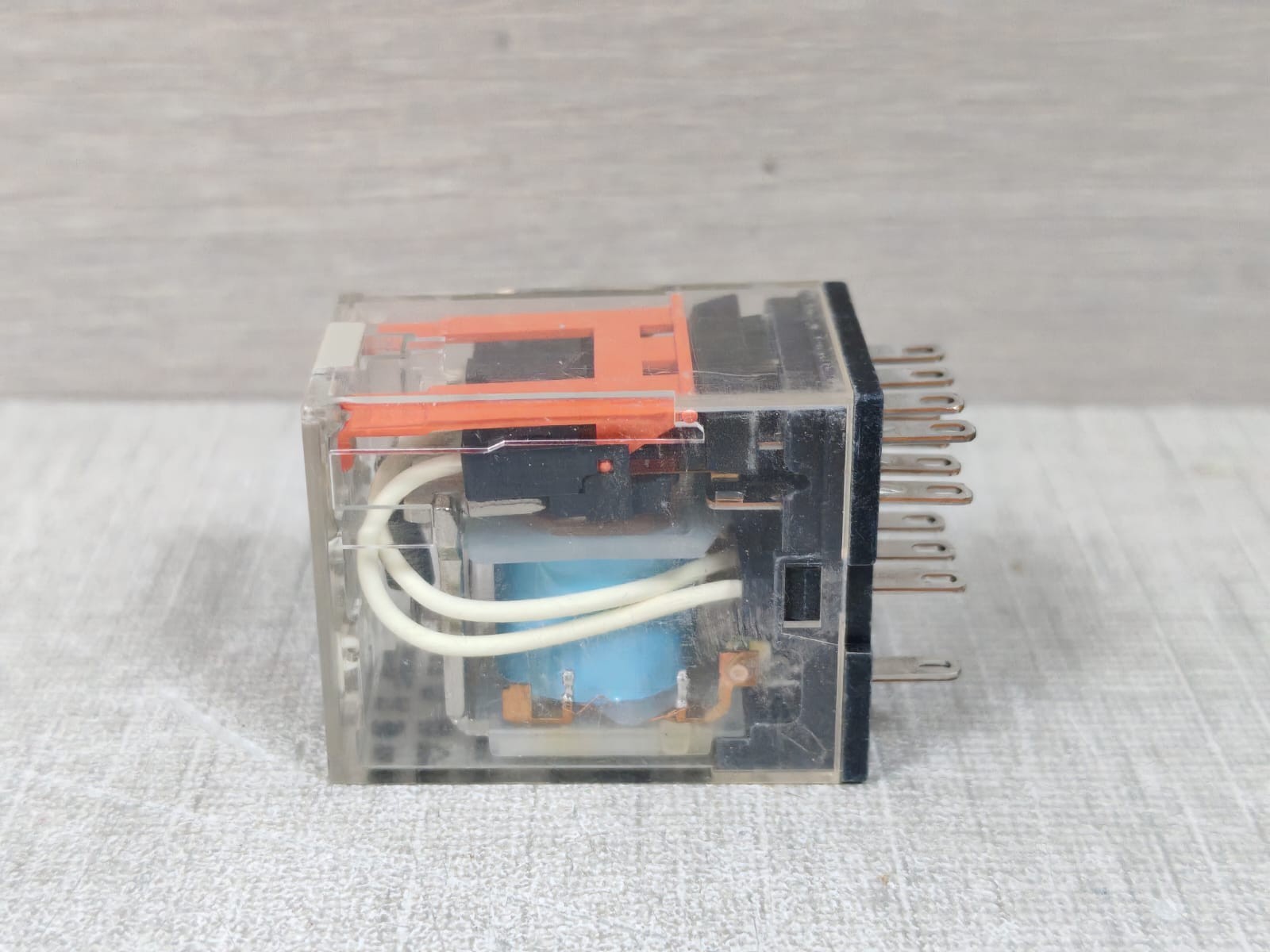 Omron MY4 OMRON MY4 125VDC CONTROL RELAY 6