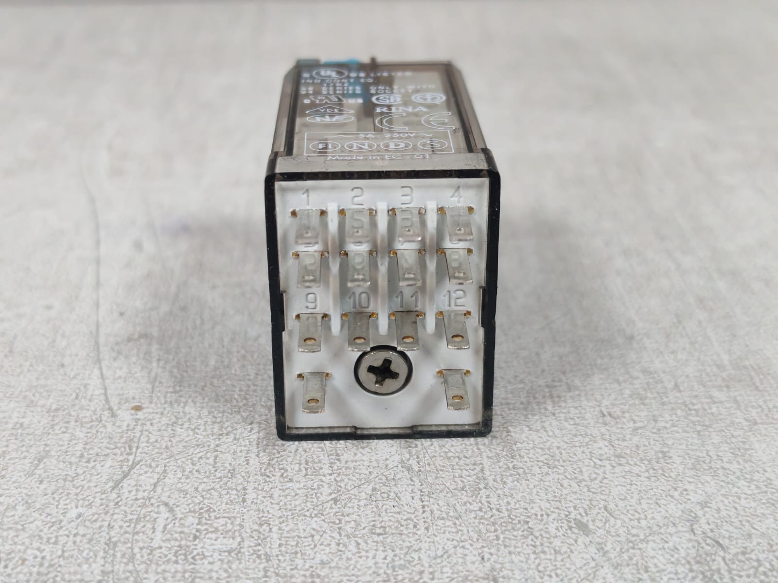 Finder 55.34.9.110.0040 FINDER 55.34.9.110.0040 RELAY 250V 6