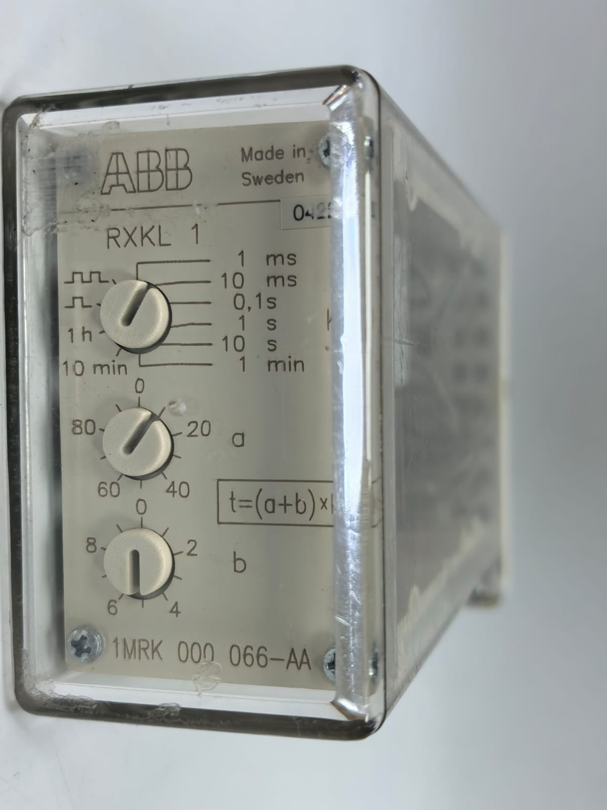 ABB 1MRK 000 066-AA ABB 1MRK 000 066-AA TIMER RELAY RXKL 1 2