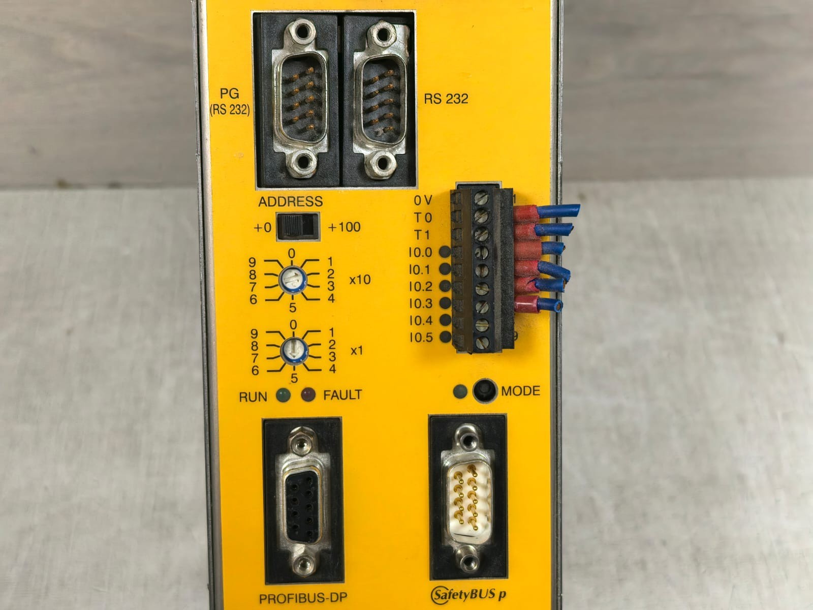 Pilz 301460 PILZ PSS SB 3006 DP-S 301460 SAFETYBUS SYSTEM CONTROLLER 5