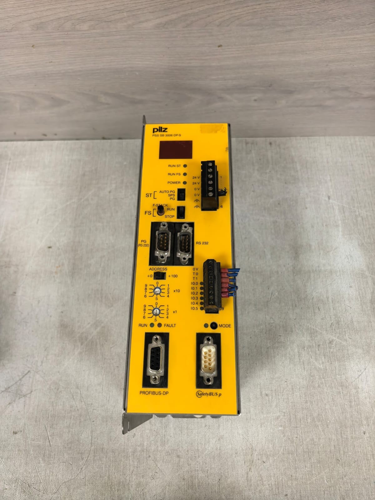 Pilz 301460 PILZ PSS SB 3006 DP-S 301460 SAFETYBUS SYSTEM CONTROLLER 6