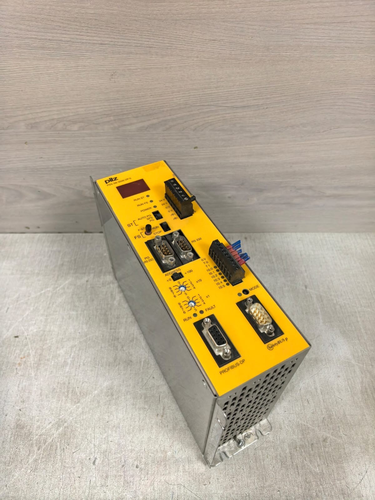 Pilz 301460 PILZ PSS SB 3006 DP-S 301460 SAFETYBUS SYSTEM CONTROLLER 8