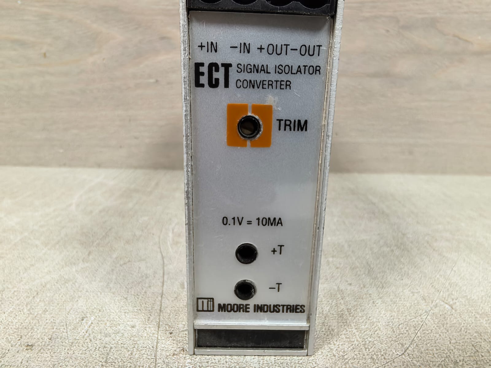 MOORE INDUSTRIES ECT/4-20MA/4-20MA/5.5VLP MOORE INDUSTRIES ECT/4-20MA/4-20MA/5.5VLP SIGNAL ISOLATOR CONVERTER 2