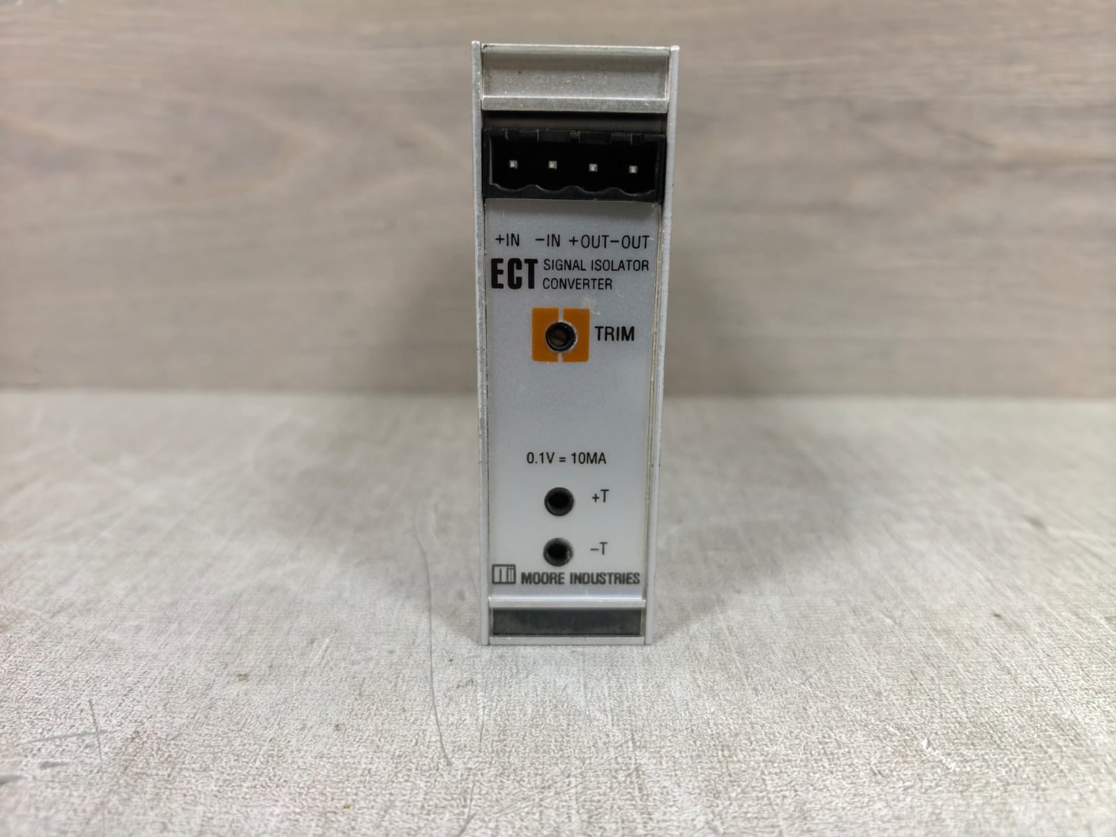 MOORE INDUSTRIES ECT/4-20MA/4-20MA/5.5VLP MOORE INDUSTRIES ECT/4-20MA/4-20MA/5.5VLP SIGNAL ISOLATOR CONVERTER 1