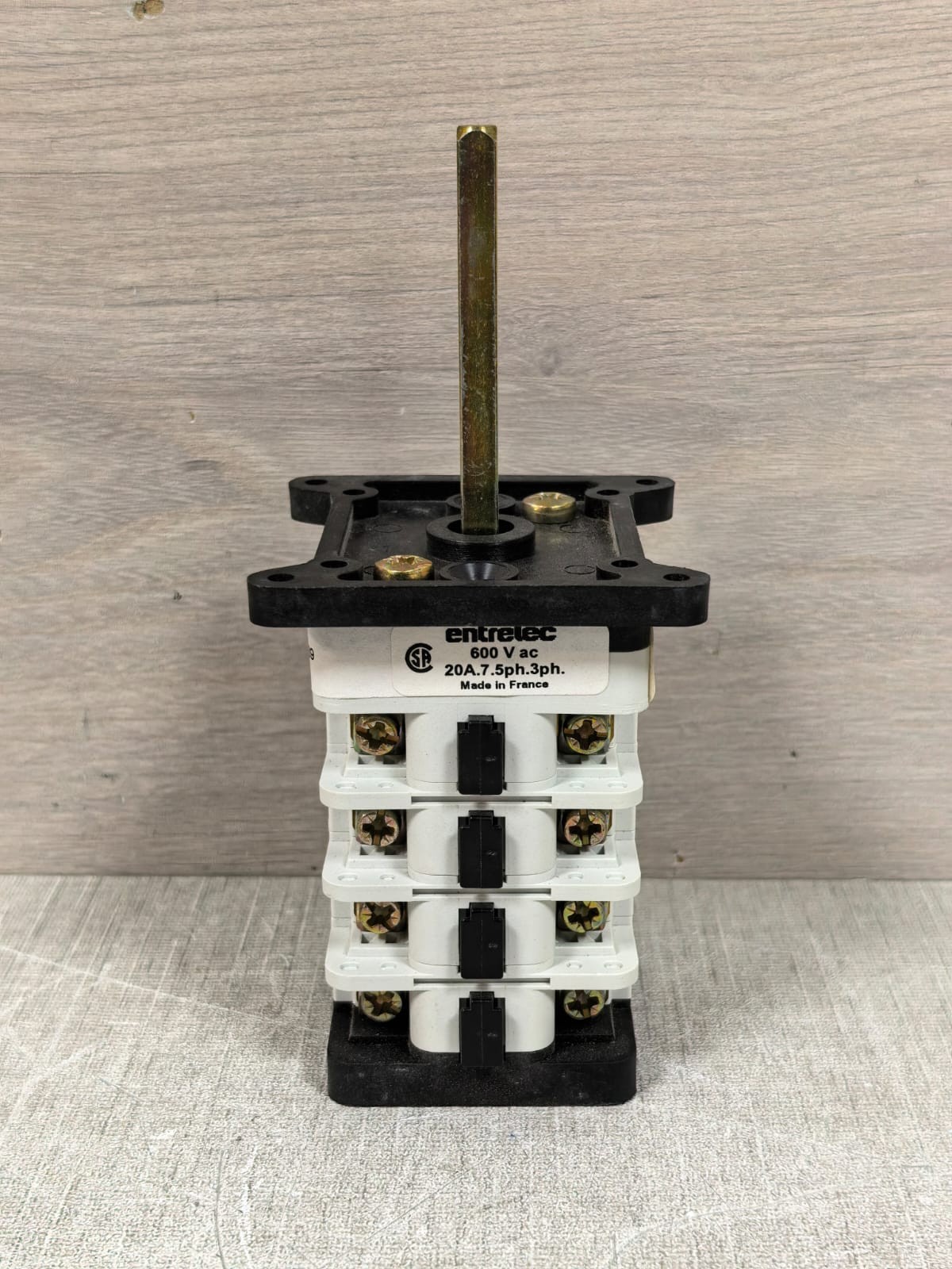 Entrelec VY20/D/124/ZV/KMB/SA39 982662 ENTRELEC VY20/D/124/ZV/KMB/SA39 982662 ROTARY SWITCH 2