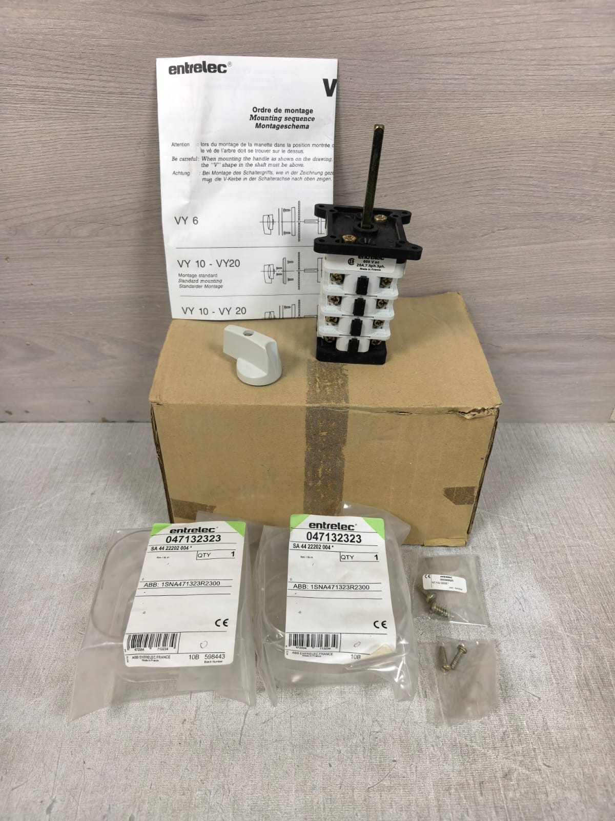 Entrelec VY20/D/124/ZV/KMB/SA39 982662 ENTRELEC VY20/D/124/ZV/KMB/SA39 982662 ROTARY SWITCH 1