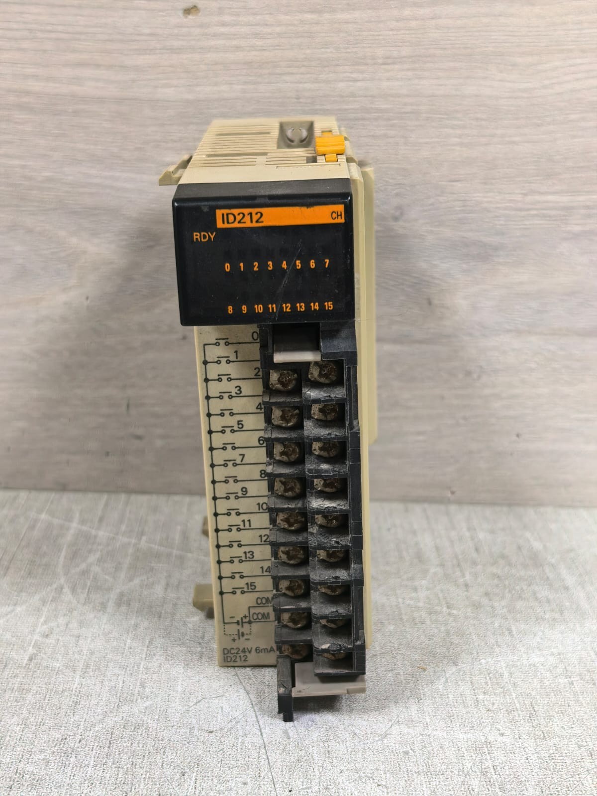 Omron CQM1-ID212 OMRON CQM1-ID212 INPUT UNIT 24VDC 4