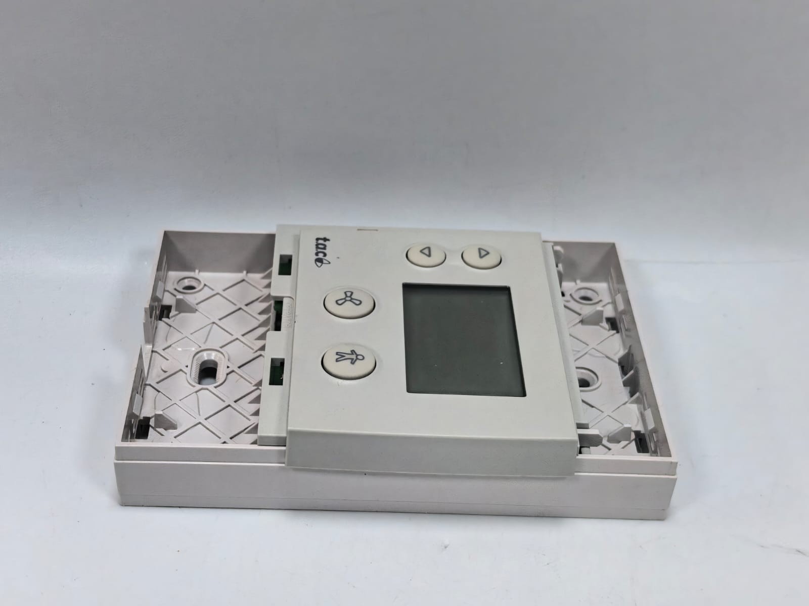 T.A.C 0-046-0280-0 T.A.C STR150 ROOM TEMPERATURE SENSOR 0-046-0280-0 4