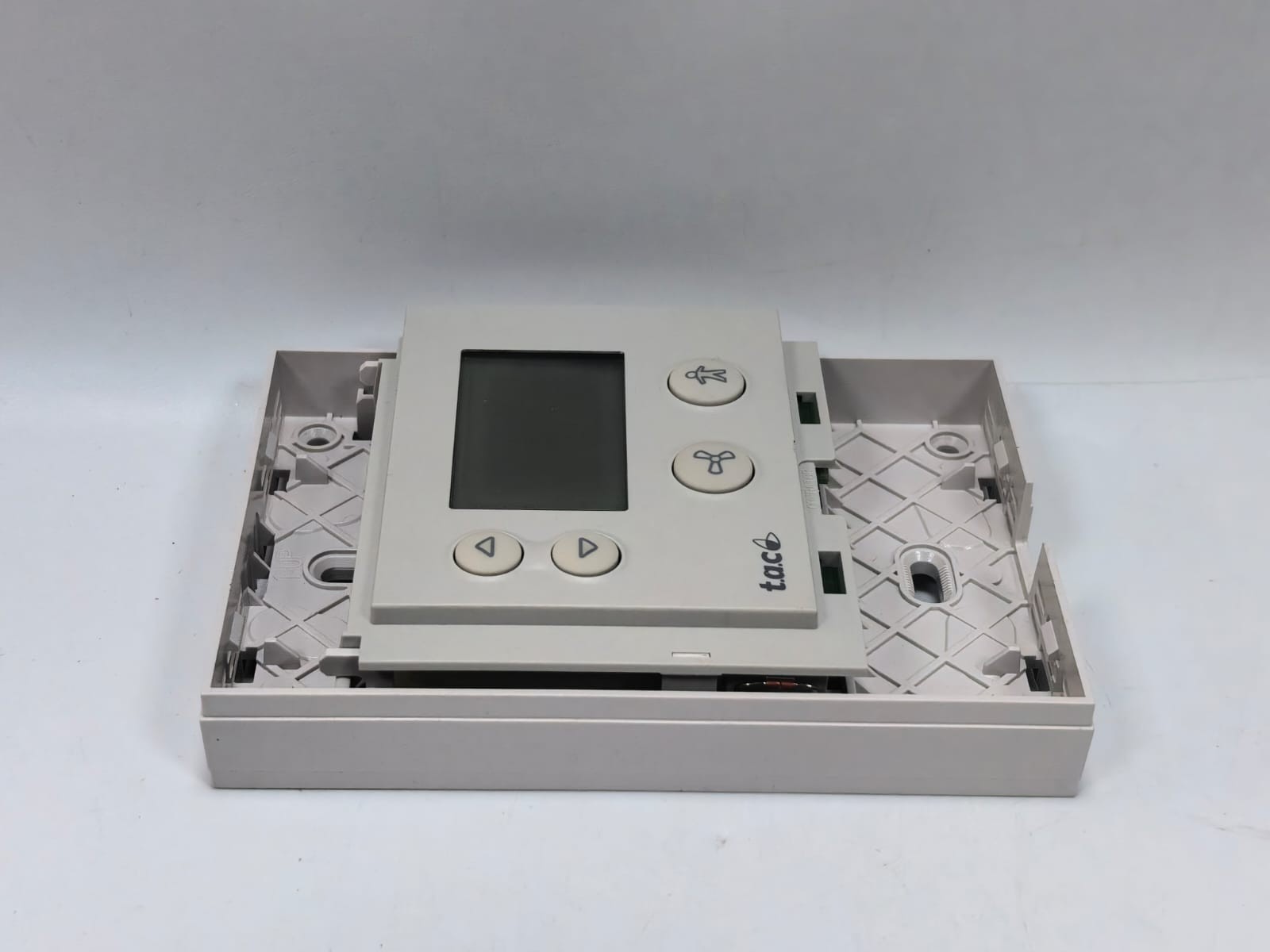 T.A.C 0-046-0280-0 T.A.C STR150 ROOM TEMPERATURE SENSOR 0-046-0280-0 5