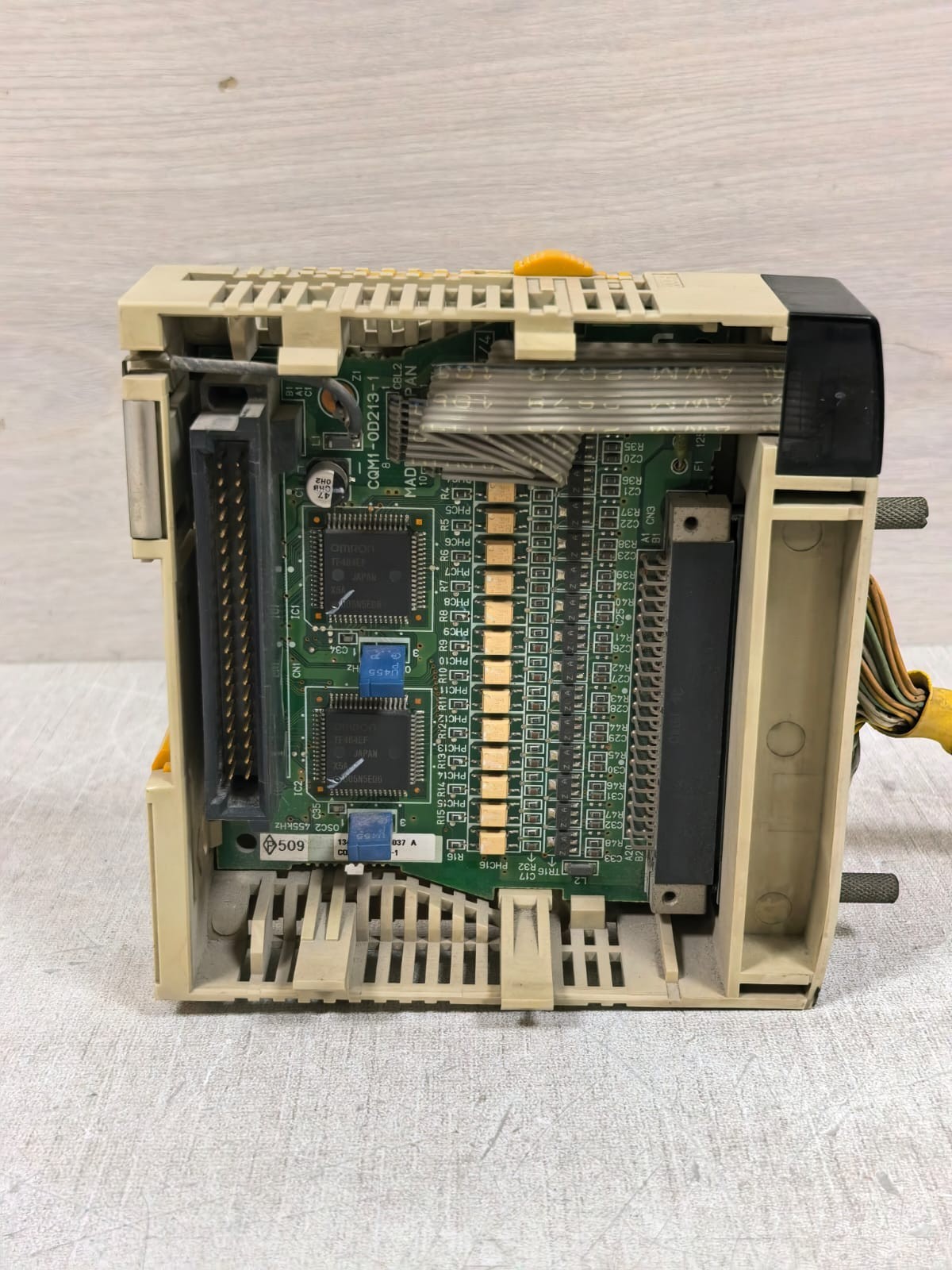 Omron CQM1-OD213 OMRON CQM1-OD213 OUTPUT UNIT CONTROLLER 6