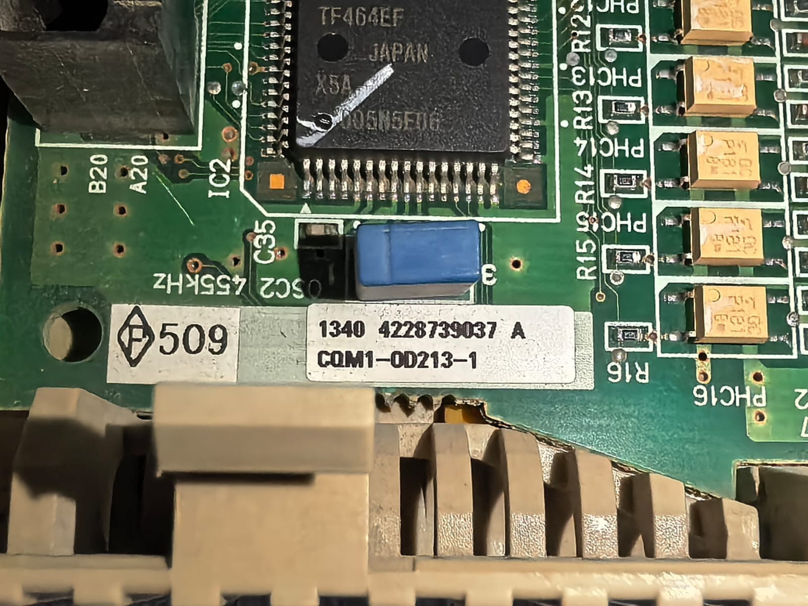 Omron CQM1-OD213 OMRON CQM1-OD213 OUTPUT UNIT CONTROLLER 10
